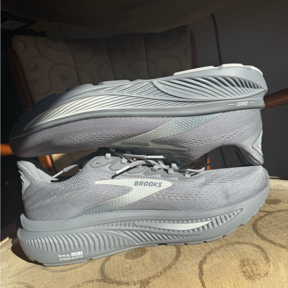 Brooks Ghost 17 Running Shoes - Picture 4 of 10